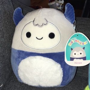 BRAND NEW - STILL IN BAG - 8” HORACE THE YETI SQUISHMALLOWS